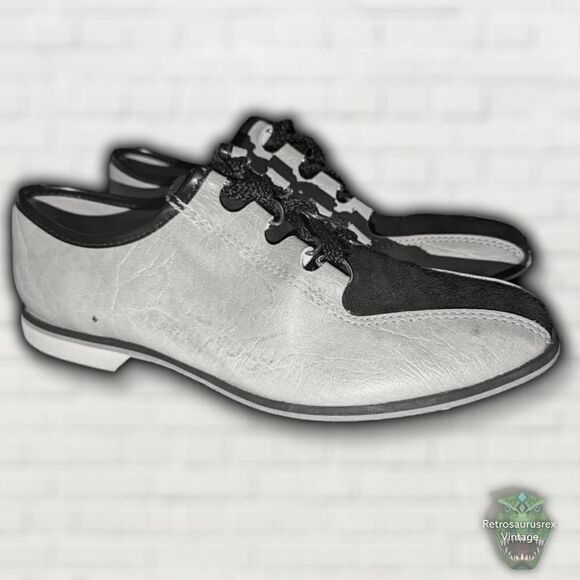 VINTAGE 1970's Retro Twee Two Tone Naugahyde Bowling Shoes, Size 6 - Picture 7 of 7